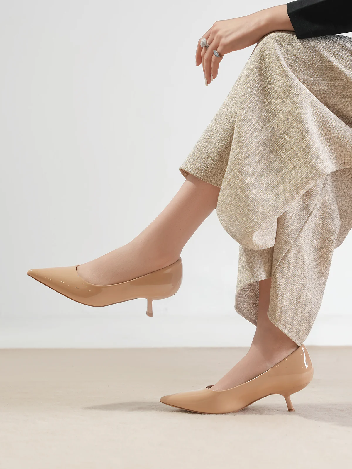 Women "SUTEKH" Low Heel Casual Courts