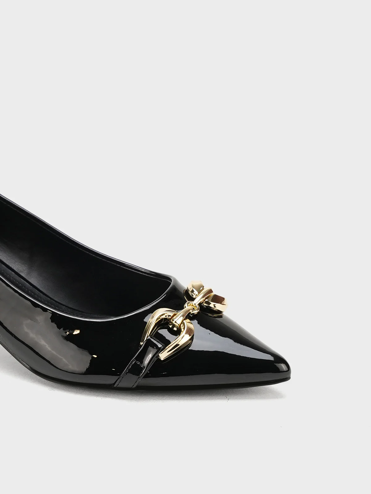 Women "TAURED" Causal Smooth Courts - Image 4