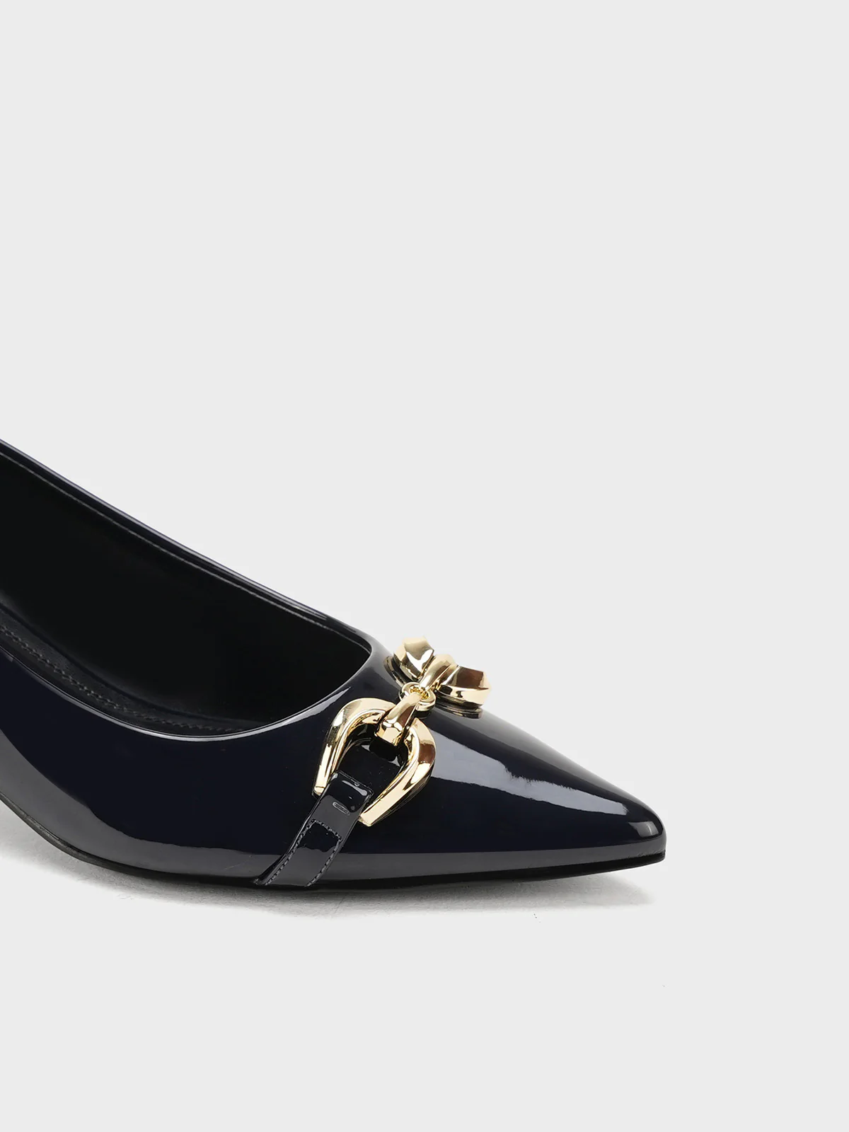 Women "TAURED" Causal Smooth Courts - Image 7