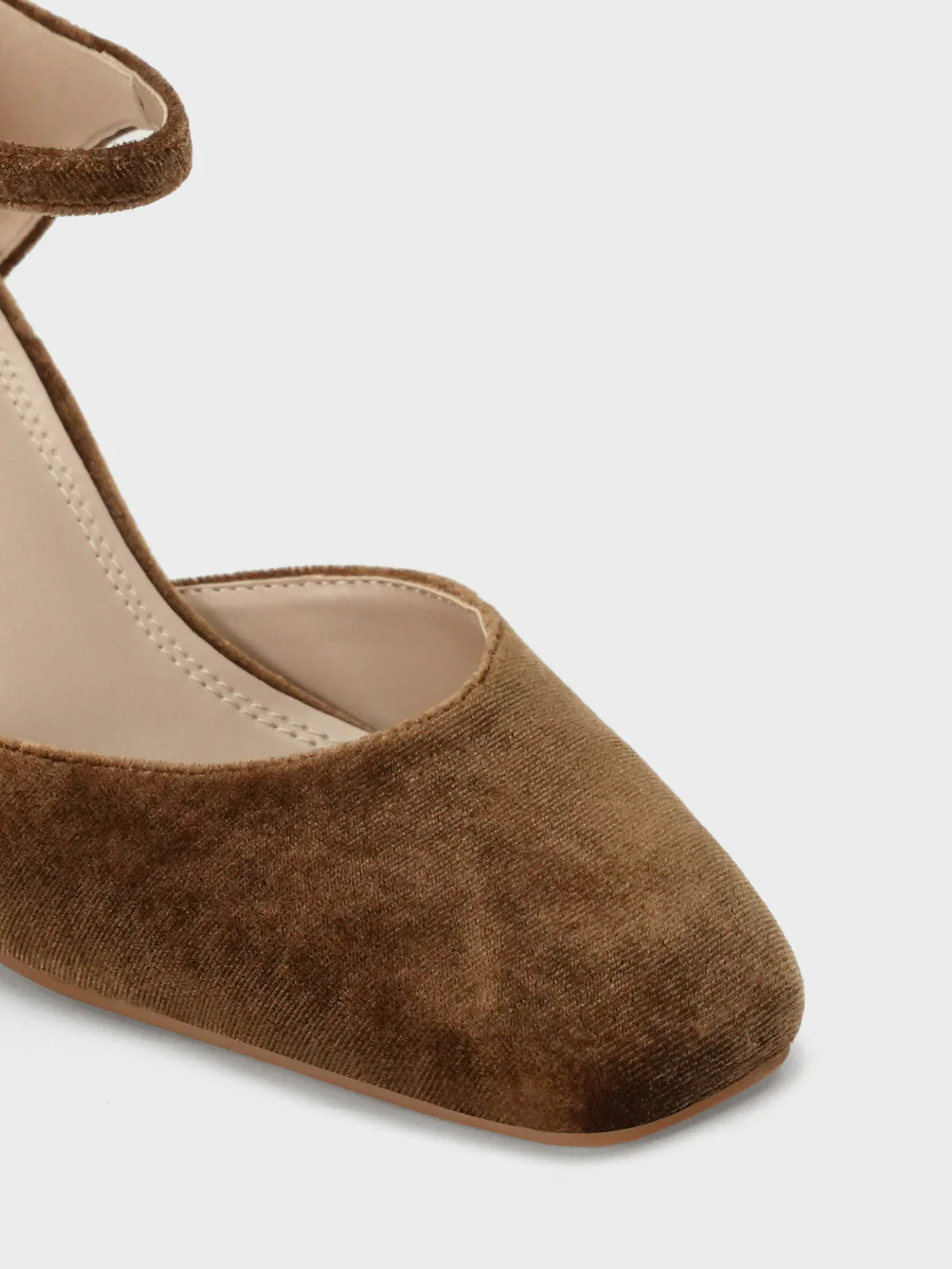 Women's "CARUSO" Round Toe Stylish Sandals - Image 4