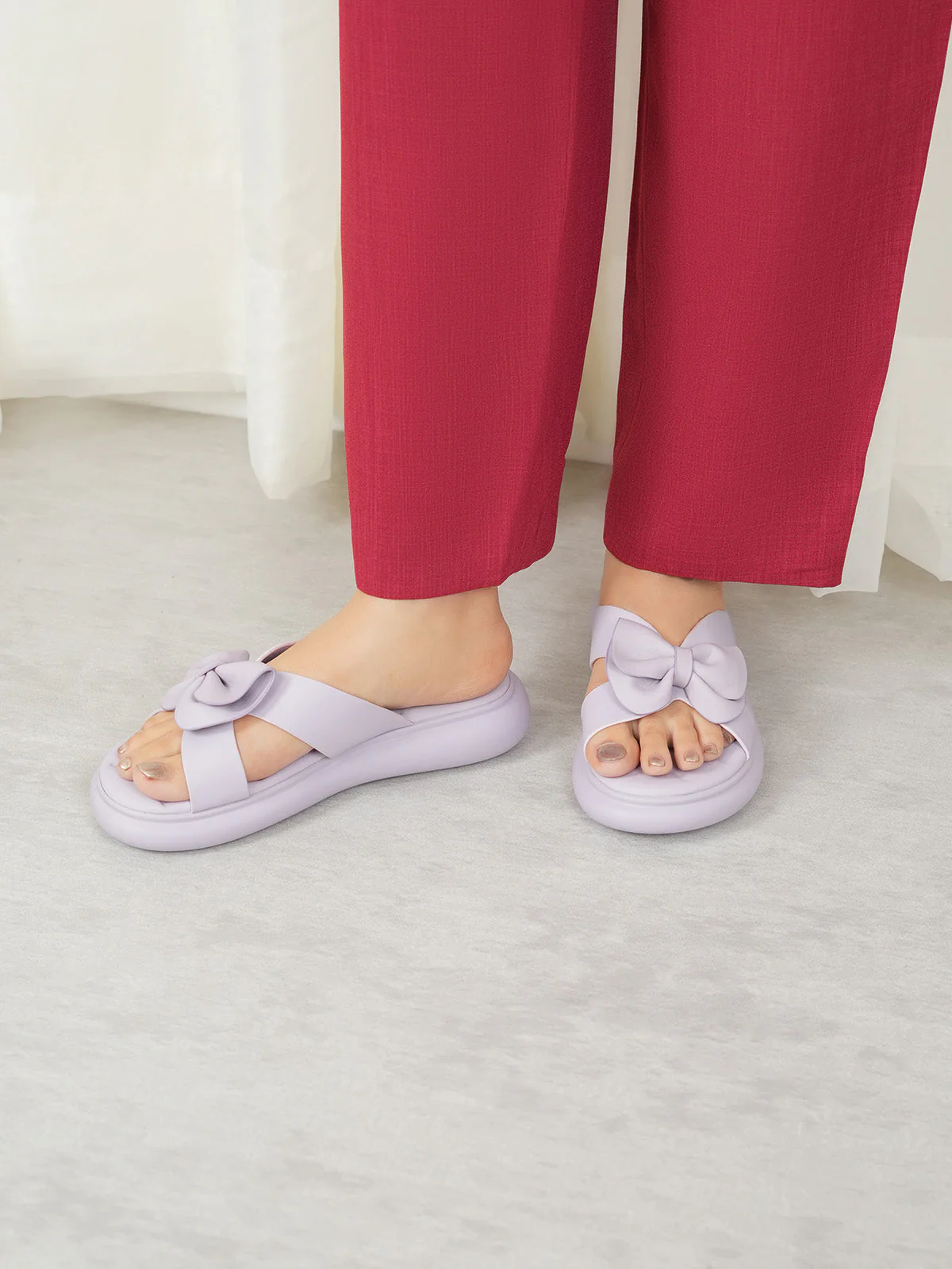 Womens "JAYDE" Bow Accented Slippers - Image 3