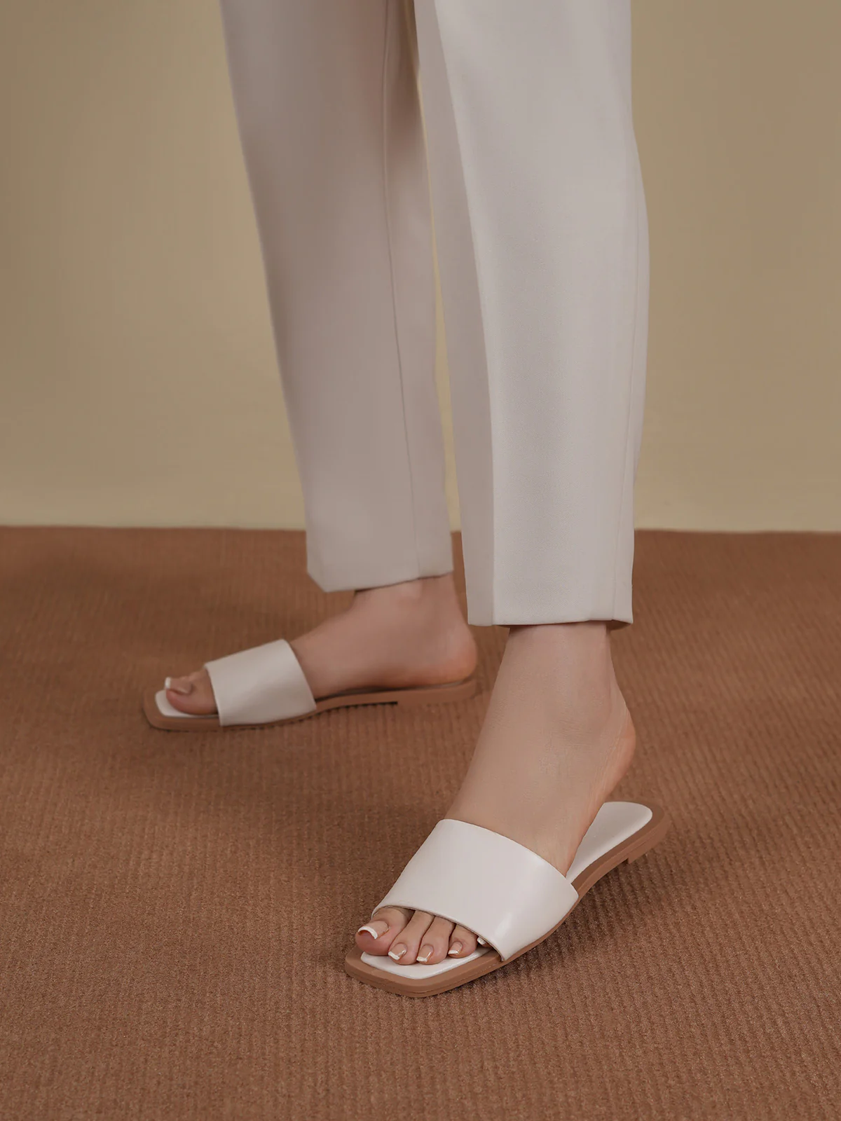 Womens "MIACH" Comfy Casual Slippers - Image 10