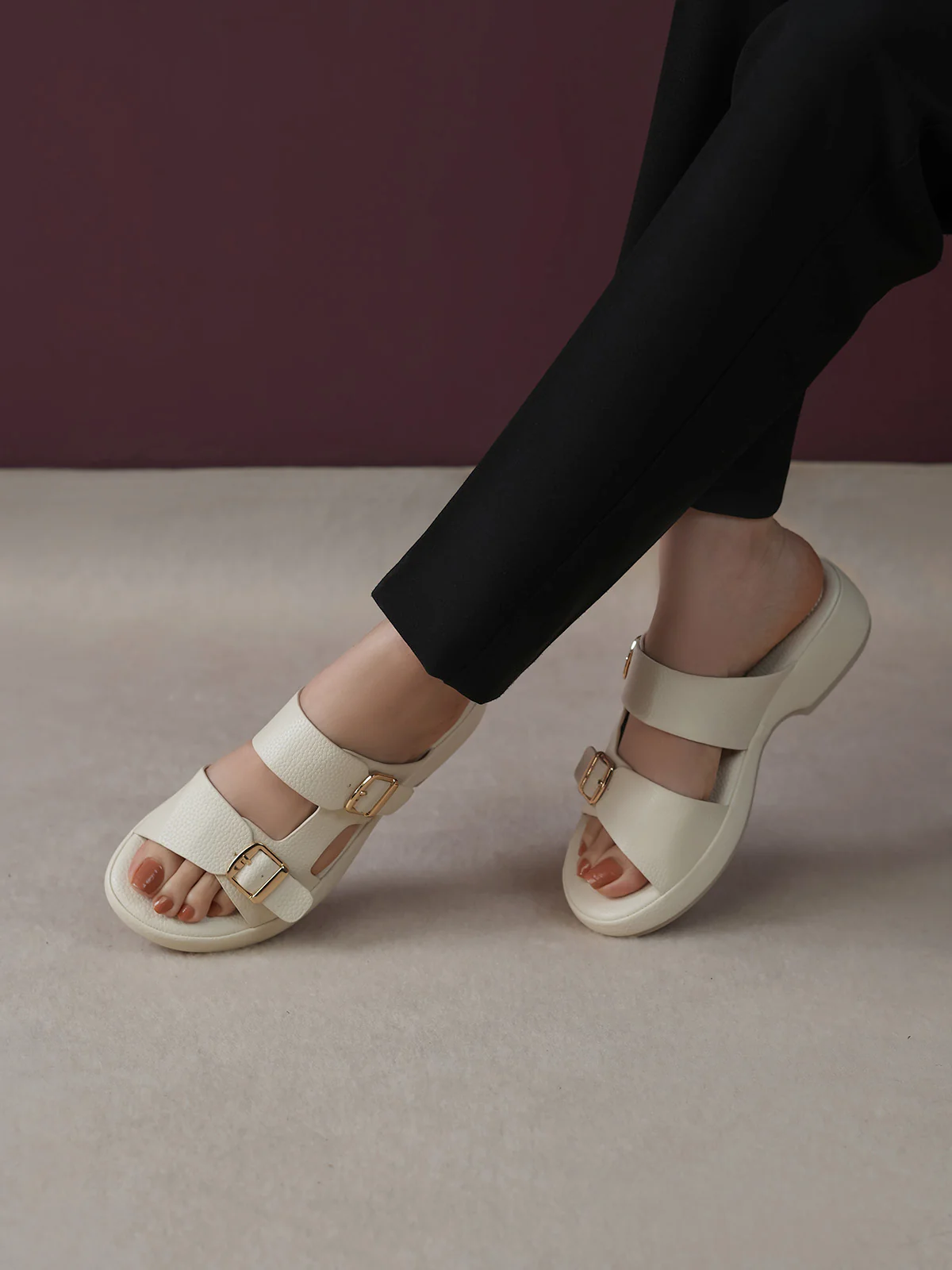 Womens "NILLDA" Trendy Buckle Slippers - Image 3
